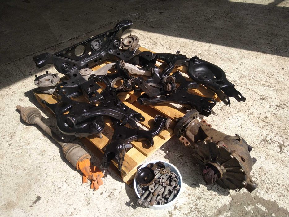 Заден мост комплект с диференциал Toyota Sequoia 2015