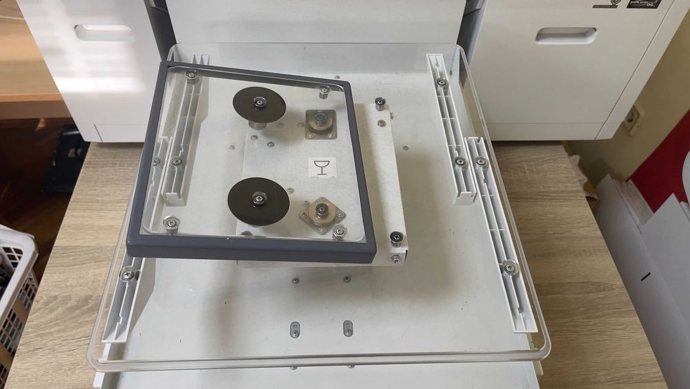 EPSON F2000 - легендата в DTG печата за светъл текстил