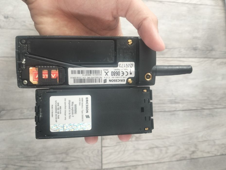 Ericsson S-868 без зарядки(с чехлом)