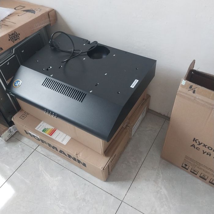 Вытяжка кухонная  "Midea"