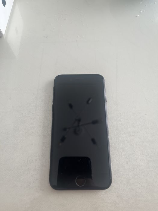 I phone 7. 32g. В хорошем состояние.