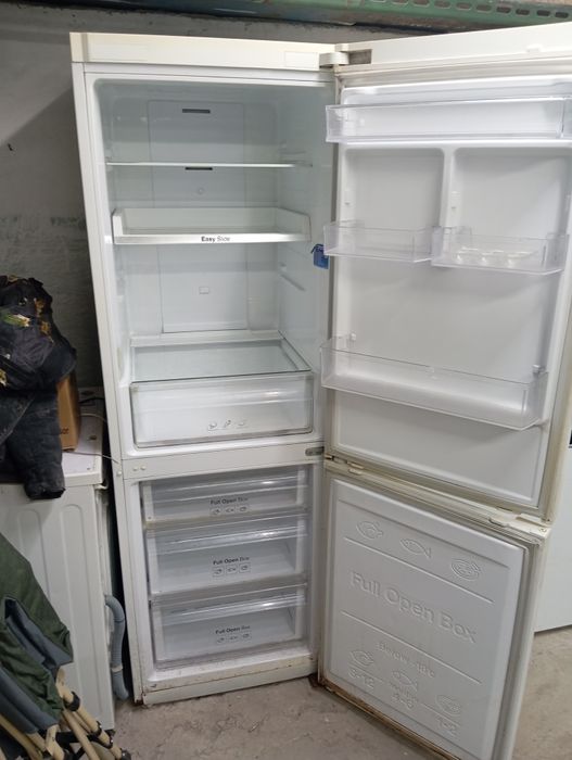 Продам холодильники