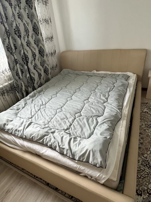 Кровать с матрасом