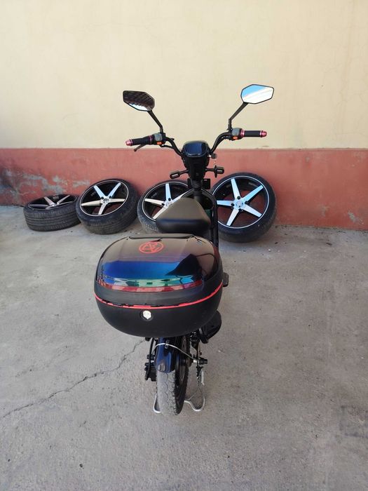 SKUTER Sotiladi 40 50 km yuradi