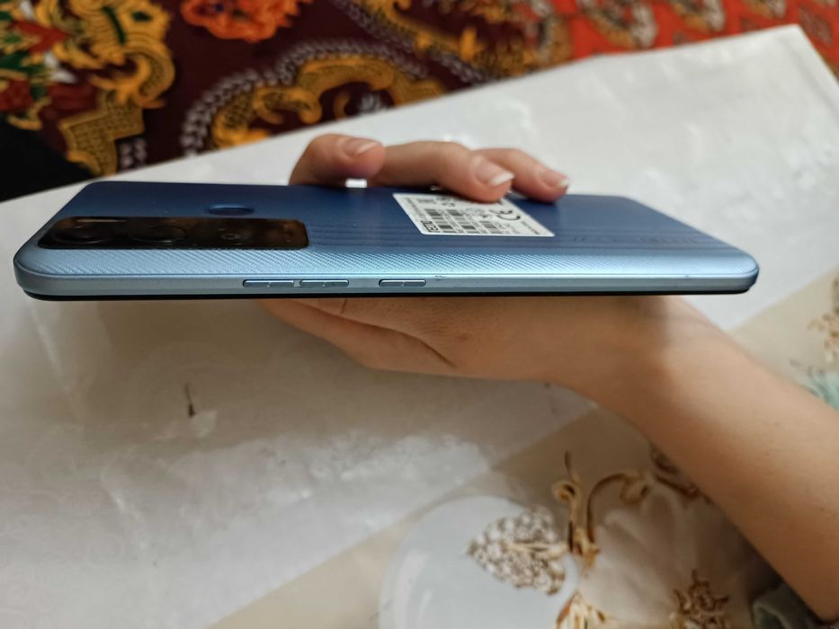 Techno LE6 POVA Neo 64+4 C telefoni sotiladi