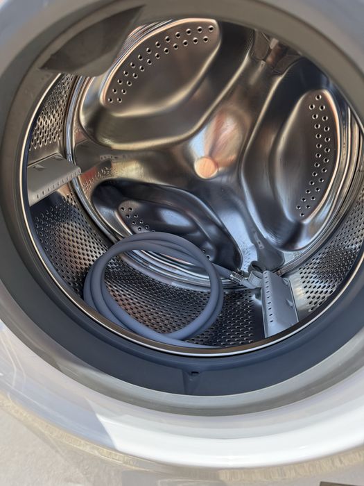 Продавам пералня Hotpoint Ariston