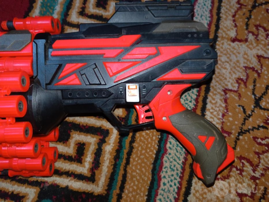 Игрушечный бластер Nerf + дополнительный пистолет и патроны