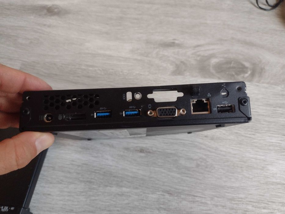 Mini PC  Lenovo ThinkCentre M95p за части или ремонт