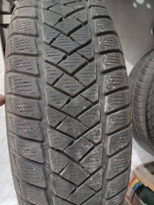 Roti cu genti de tabla și cauciucuri de iarna și capace