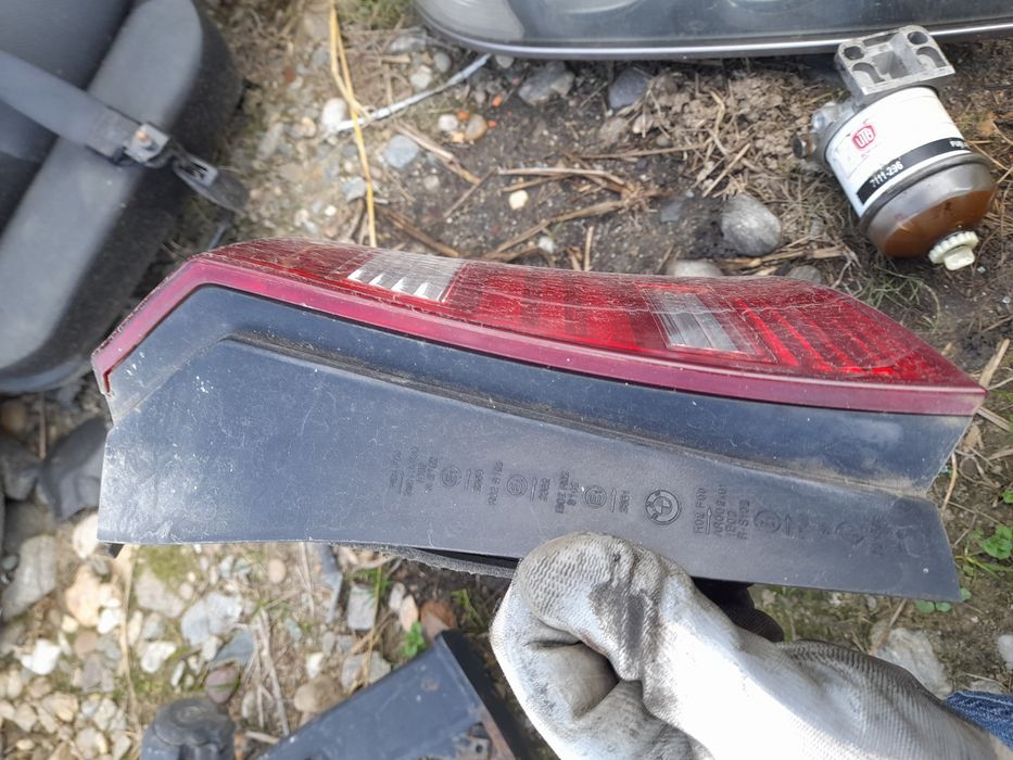 Vând stop dreapta spate bmw seria 1