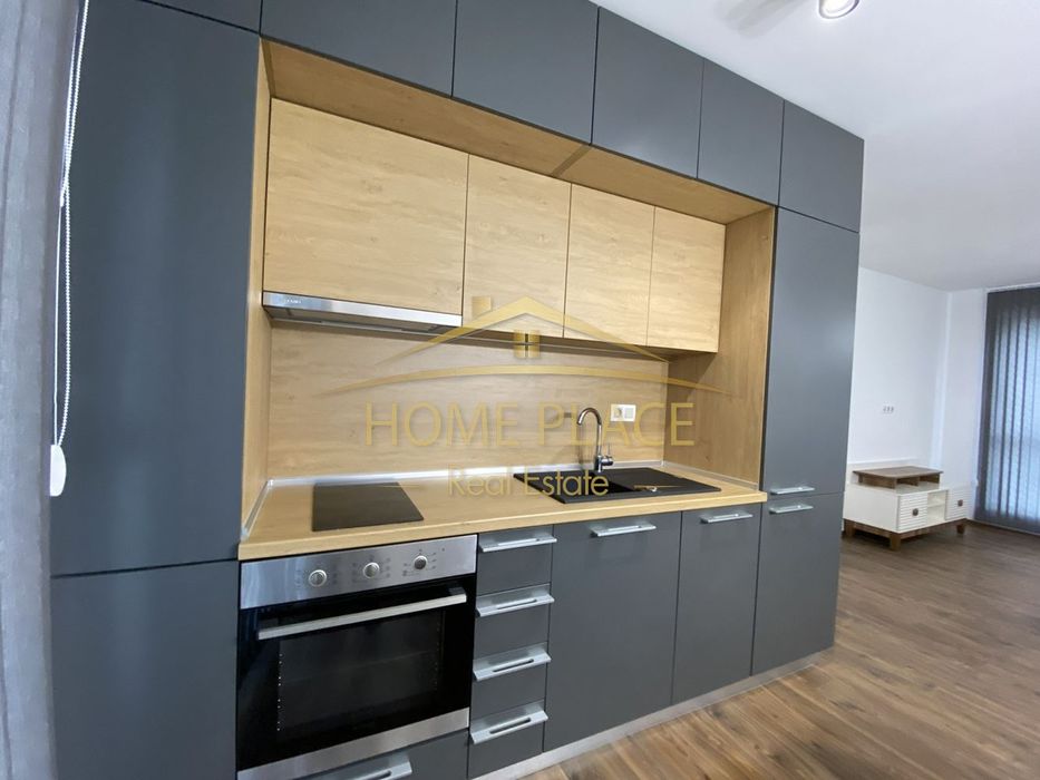 Дава се под наем Тристаен апартамент в Варна, Център - 75 кв.м за 816 € - Снимка #1