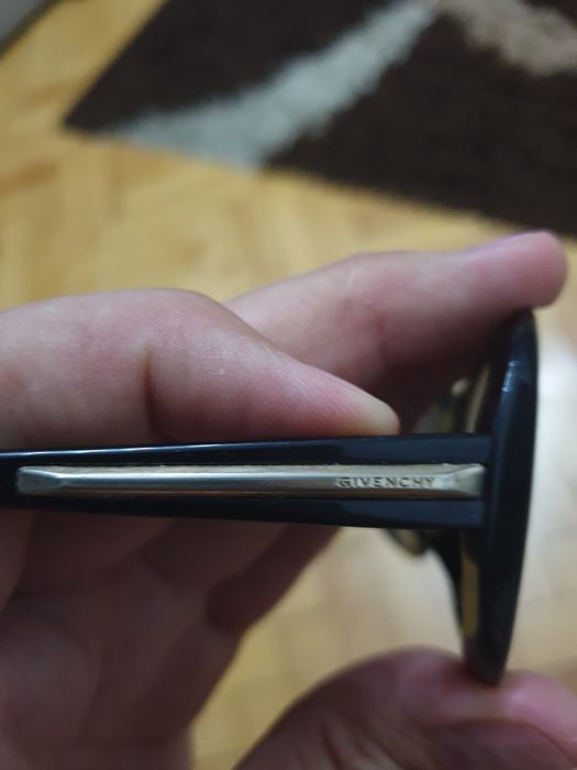 Ochelari de soare Givenchy originali stare perfecta 200 lei