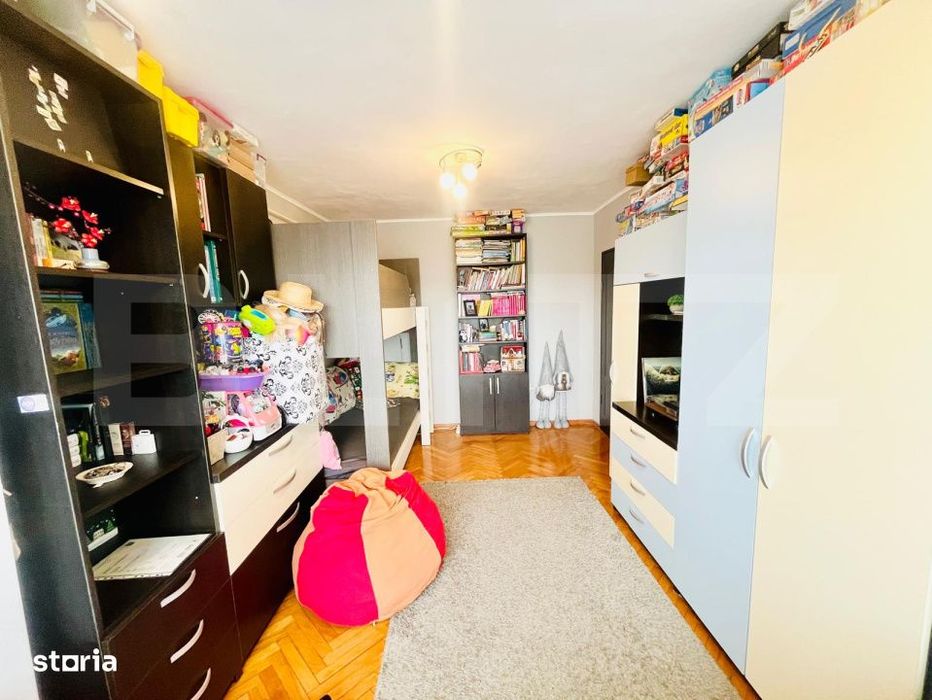 Apartament decomandat de vanzare zona Rogerius