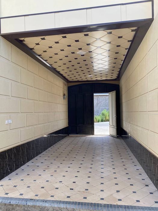 Yangiyo'lda 5,5 sotix 6 xonali uy sotiladi