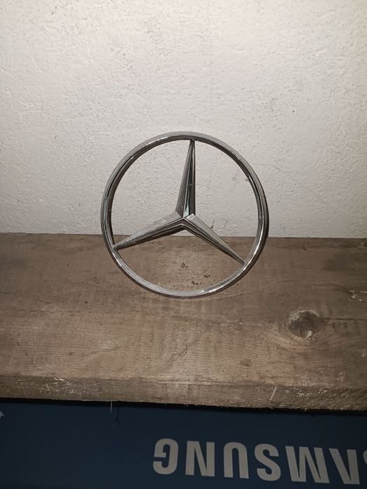 Значок на Мерседес