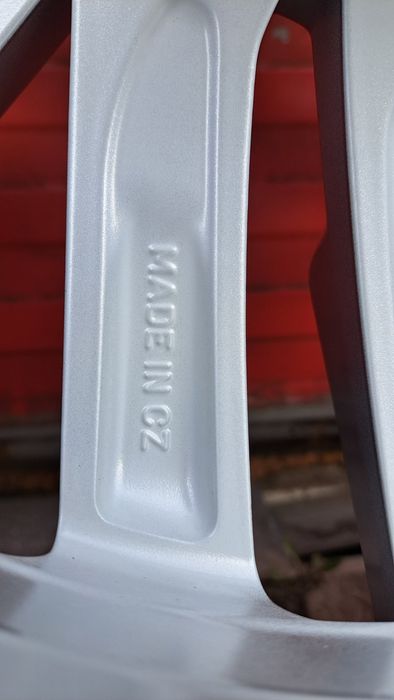 Оригинални джанти за Фолксваген Туарег 19 цола гуми 255 55 19