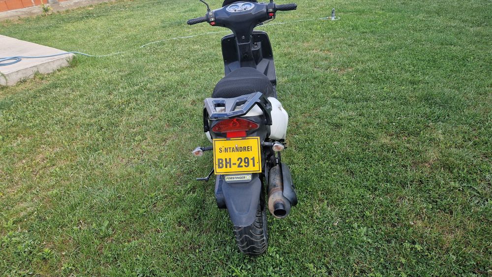 De vânzare scuter 2timpi preț 3200 RON  pt info tel.0752498690