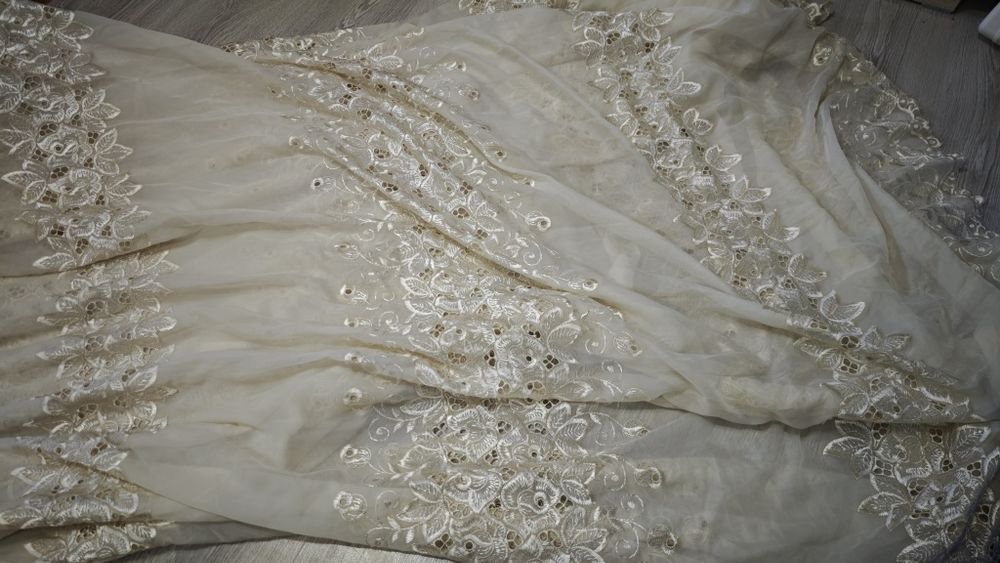 Продам тюль кремовый цвет