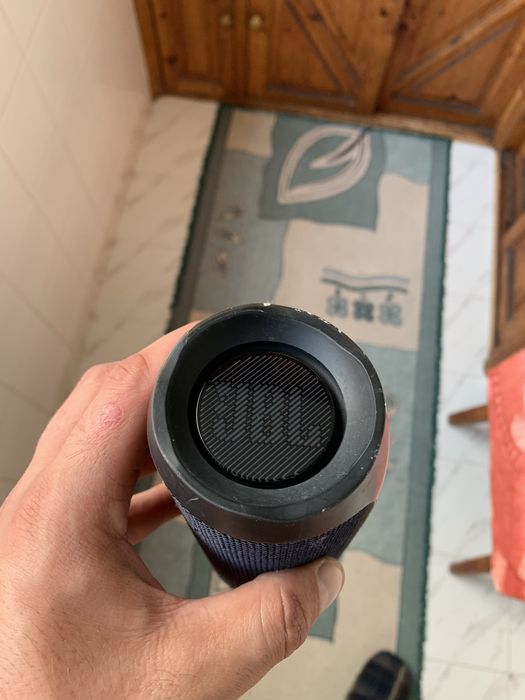 JBL Flip 4 тонколонка