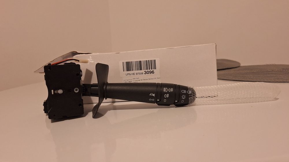 Buton ridicător geam MCamooer pentru Clio 3 8200214943, comandă comuta