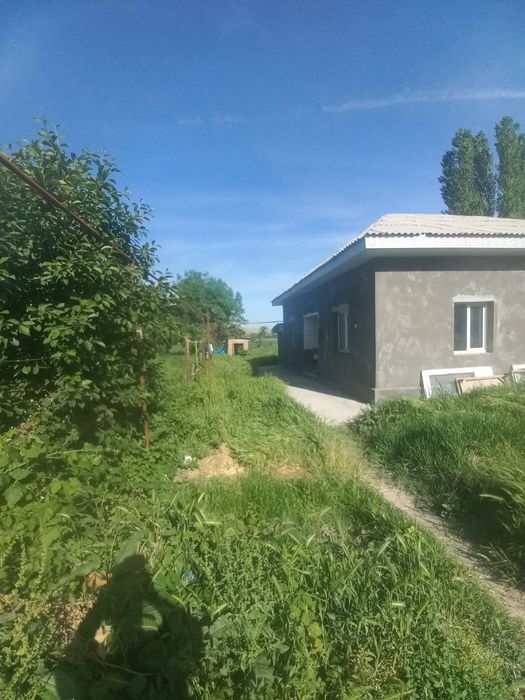 Срочно ховли сотилади