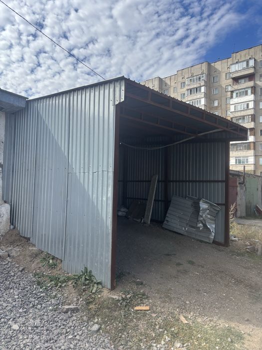 Гараж голубые пруды