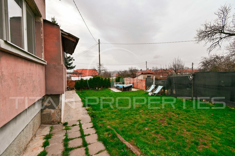 Продава се Къща в с. Храбърско, Област София-област - 200 кв.м за 600 €/кв.м - Снимка #16