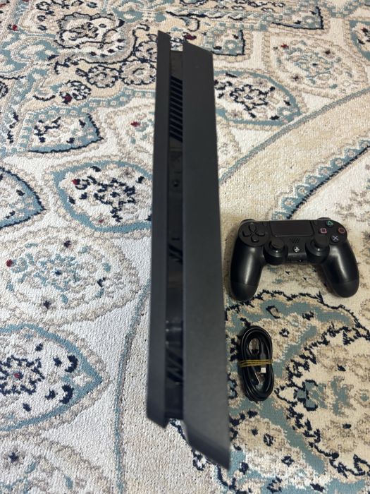 Sony playstation 4 slim