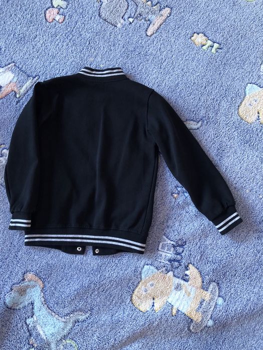 Продам бомбер 116 размер