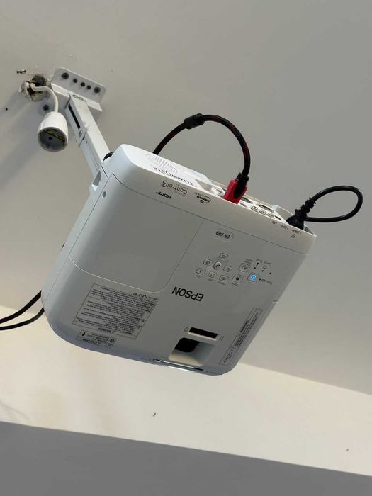 IDEAL Epson EB-X49 Proyektor sotiladi
