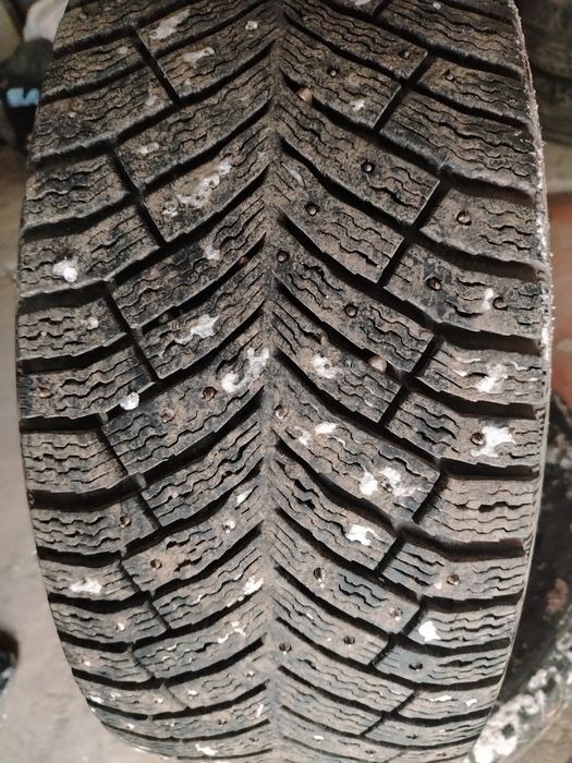 Ризины Michelin зимни б/у 2 шт