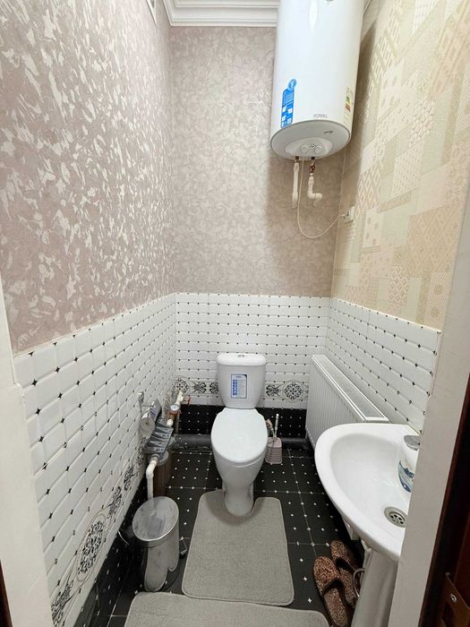 Продаётся 3х передел в 4х комн квартира на 3 этаже Ор-р Зарафшан ЦУМ