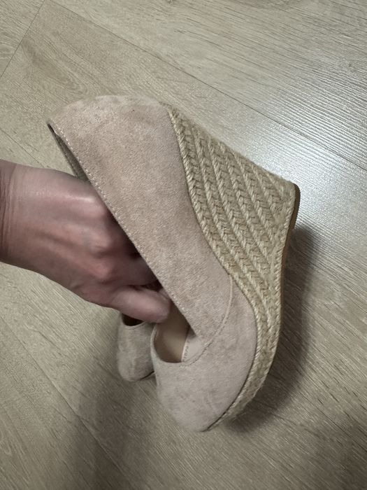 Босоножки пыльно розовые