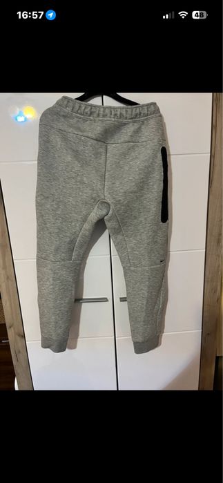 Pantaloni nike tech gri