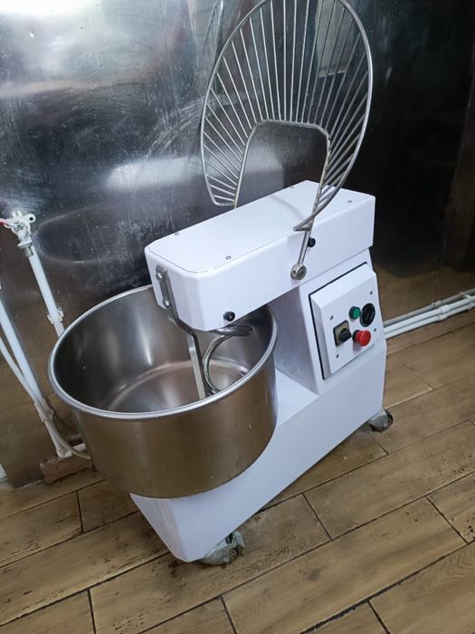 Vand echipament brutarie accept si variante auto