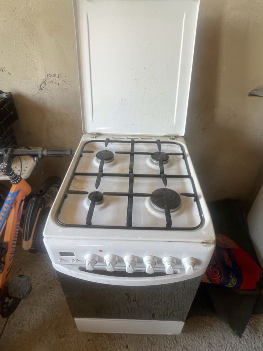 Продам газовую плиту