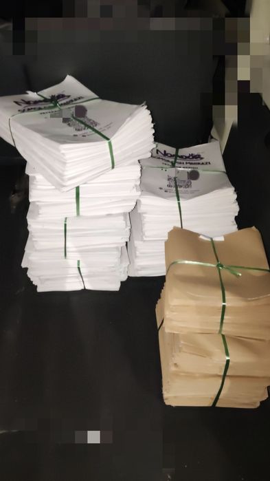 Somsa paket.  Kachestvenniy bomagi SAMSA PAKETI.