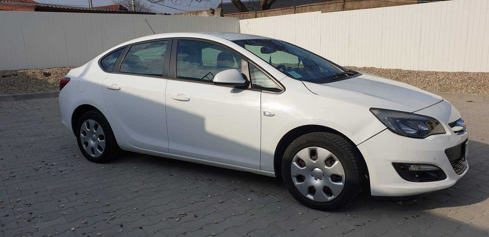 Opel Astra J 2018 1.6 aspirat 115 CP Benzina+Gaz 6200 E