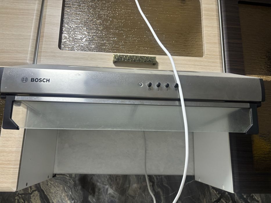 Вытяжка совершенно новая.BOSH