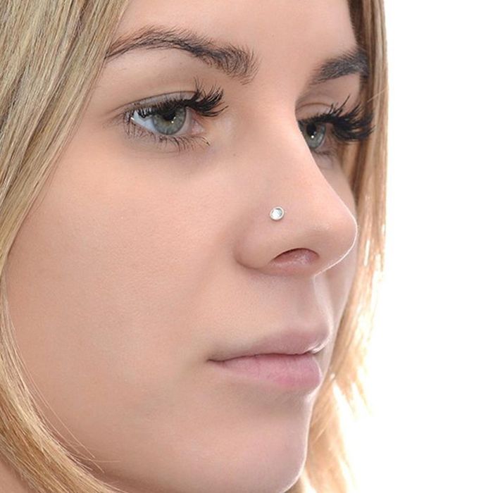 Прокол ушей и носа.Выезд на дом.