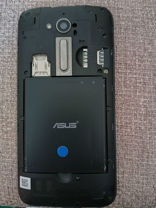 Telefon android, marca Asus