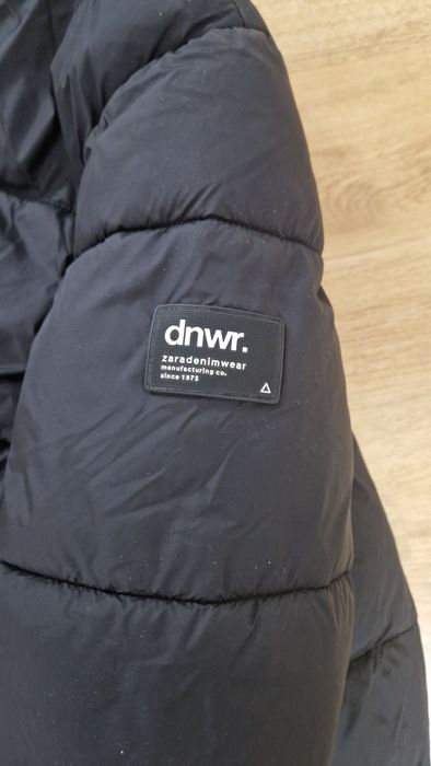 Jachetă Puffer Neagră Zara