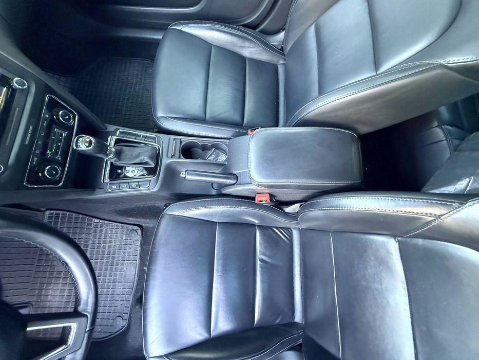 Skoda Superb Combi 4x4  ГАРАЖНА