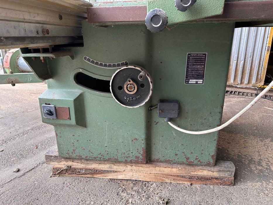 Circular cu masa mobila