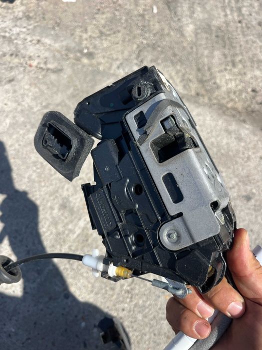 Водач на дръжката със заключване на вратата Skoda Octavia 3