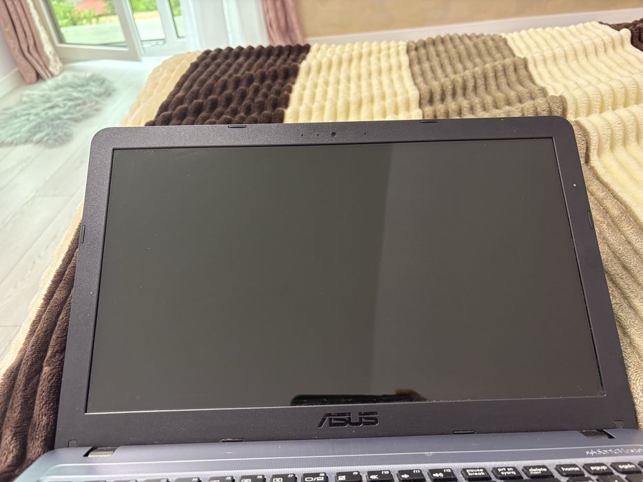 Laptop Asus X540MA