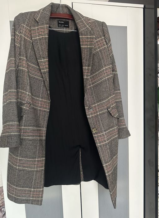 Карирано сако Bershka (размер S) – класически стил