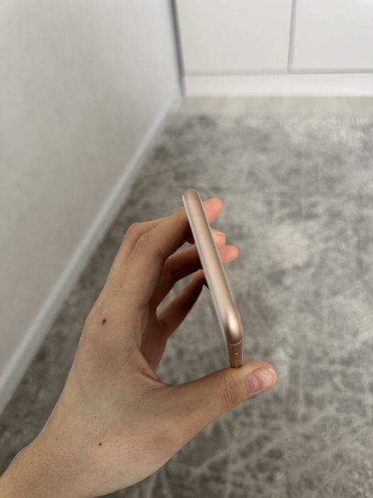 Айфон 8 64гб в отличном