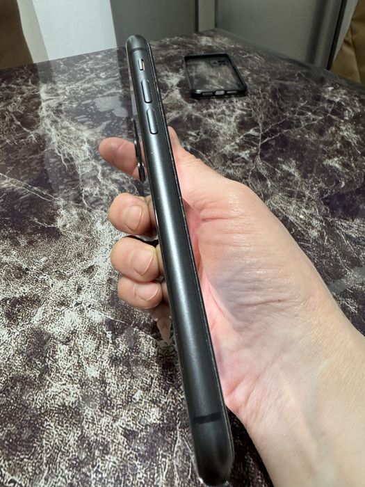 Продам Apple Iphone 11 64