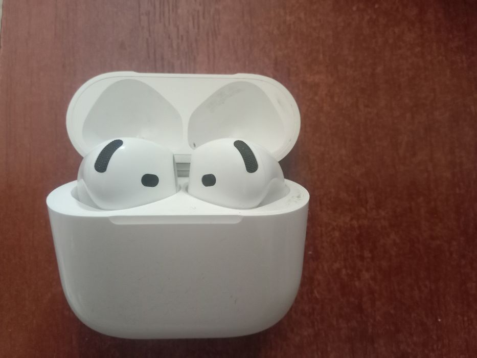 Apple air pods 4